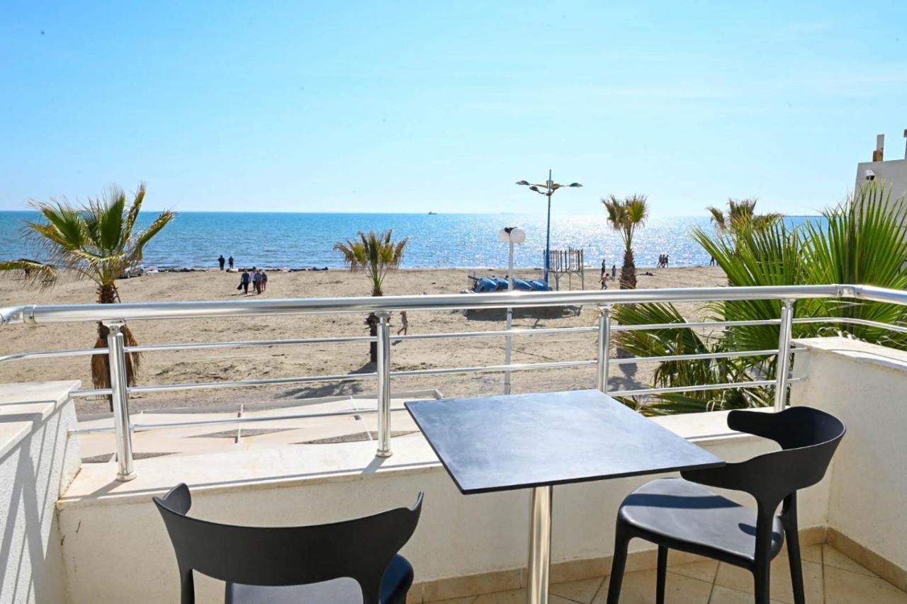 Wave Beachfront Apartments Durrës Exterior foto