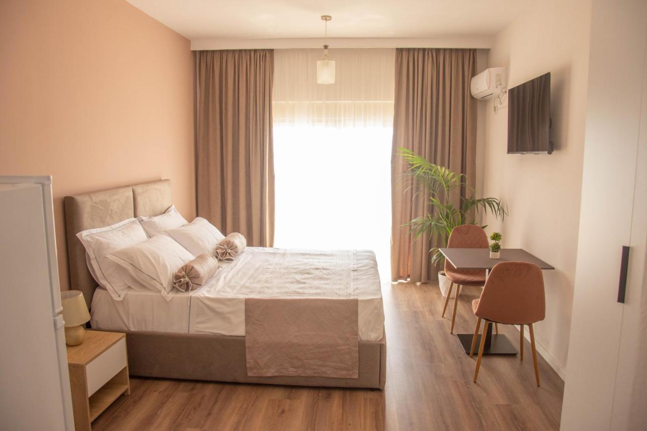 Wave Beachfront Apartments Durrës Exterior foto