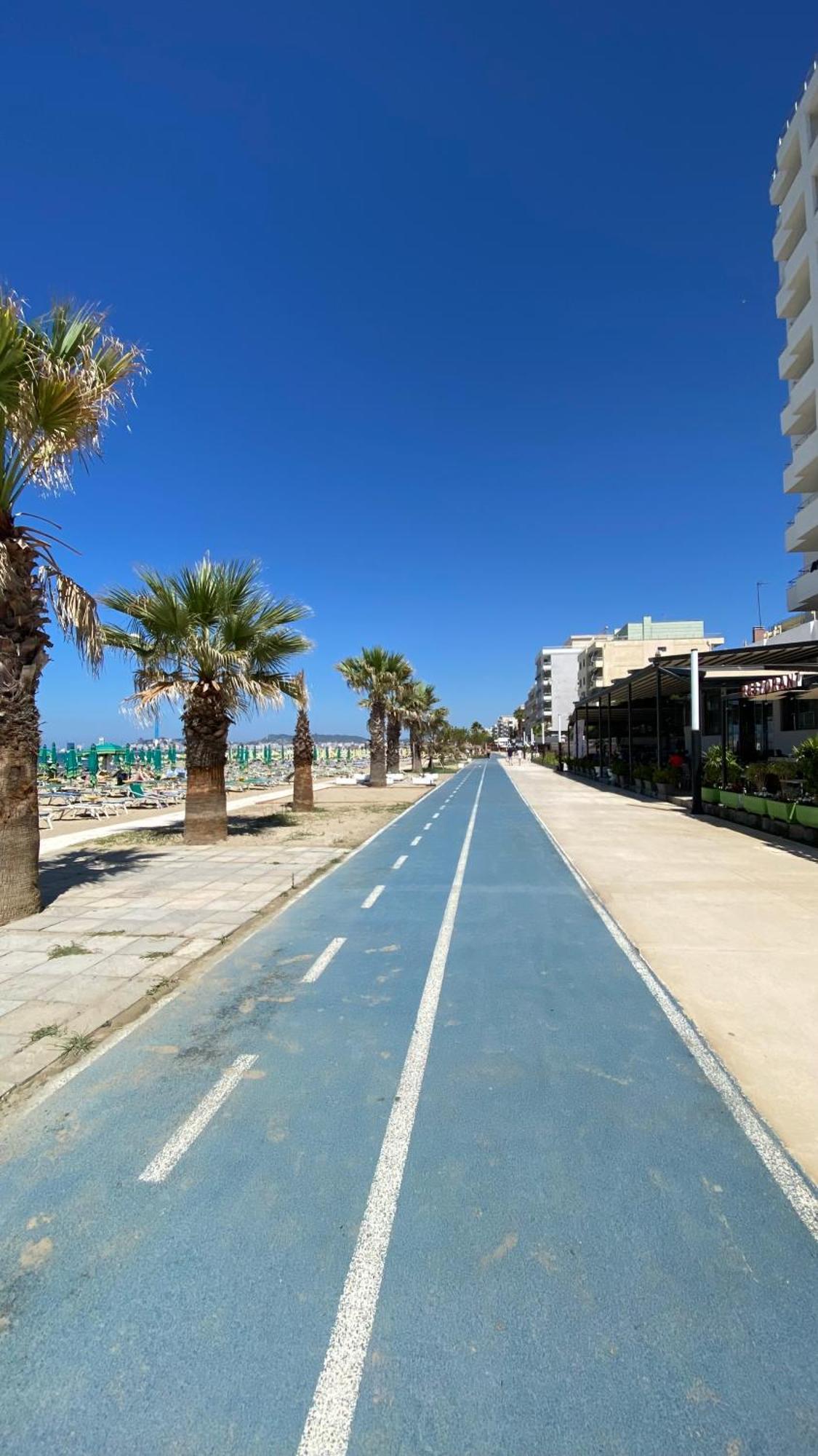 Wave Beachfront Apartments Durrës Exterior foto